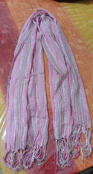 Foulard donna rosa con righe e frange