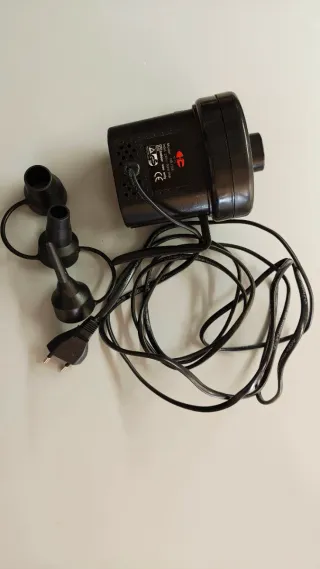 Bomba de aire eléctrica con accesorios