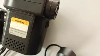 Bomba de aire eléctrica con accesorios