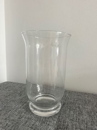 Jarrón de cristal transparente