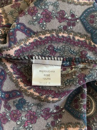 Vestido estampado burdeos y turquesa fondo gris