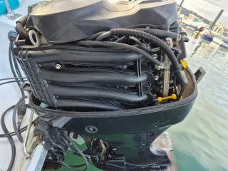 Barco río 550 motor Suzuki 70cv 4 tiempos