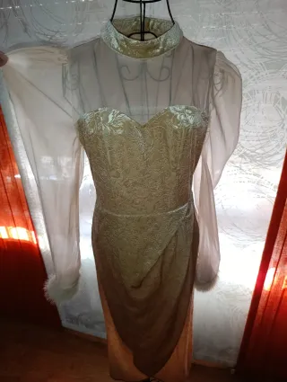 Vestido dorado elegante sin estrenar