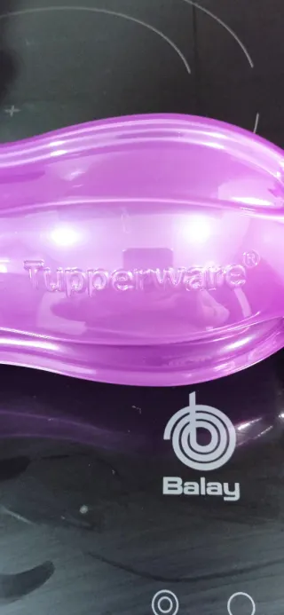 Botella morada de 1 L tupperware