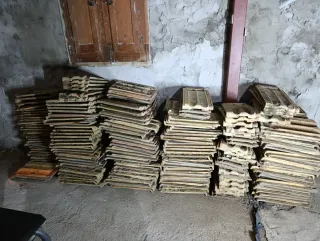 REGALO Tejas Alicantinas de Barro entre 200  y 300