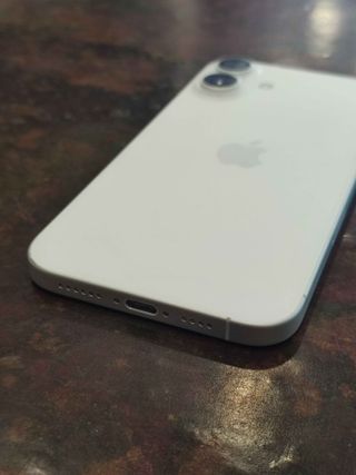 iPhone 16 Plus 128GB White Seminuevo