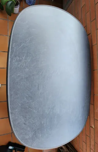 Mesa de jardín ovalada