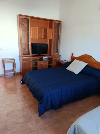 Se alquilan camas en dos habitaciones compartidaa