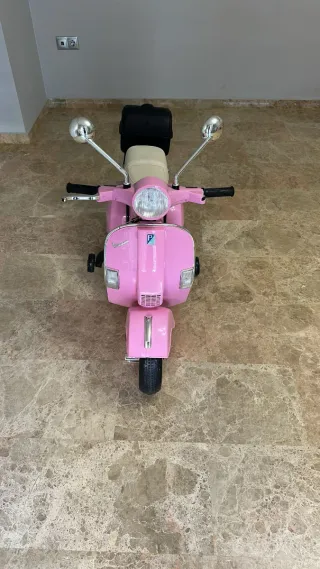 Moto Vespa Rosa Eléctrica Infantil