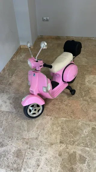 Moto Vespa Rosa Eléctrica Infantil