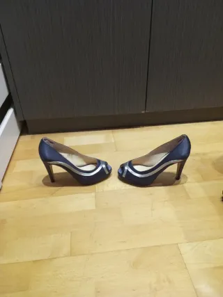 Zapatos de tacón azul marino Ángel Alarcón