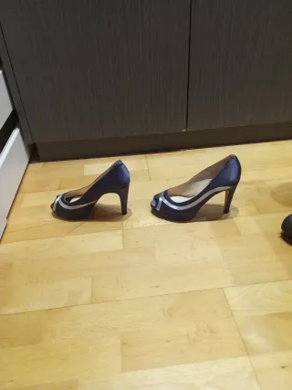 Zapatos de tacón azul marino Ángel Alarcón