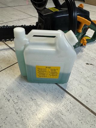 Motosierra de gasolina