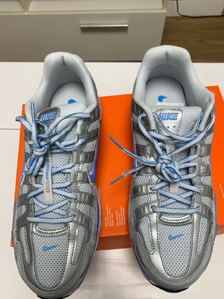 Zapatillas Nike P-6000 plateadas y azul