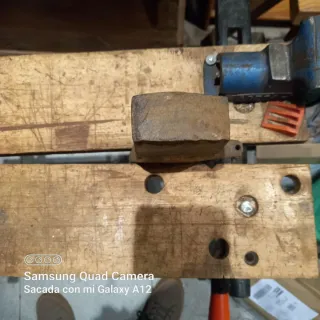 Hacha antigua de 2kg