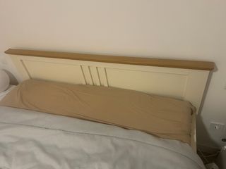 Cama de madera con somier