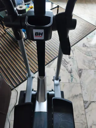 Elíptica BH quantiun casi nueva mi móvil es 619362