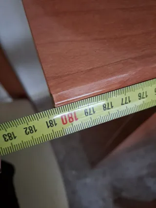 Aparador de madera marrón