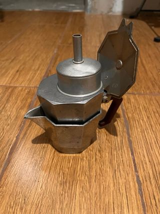 Cafetera Italiana 3 Tazas Aluminio Asa marrón