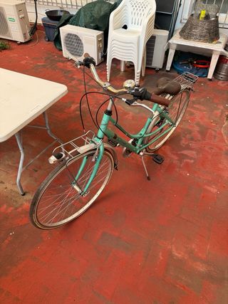 Bicicleta de montaña azul