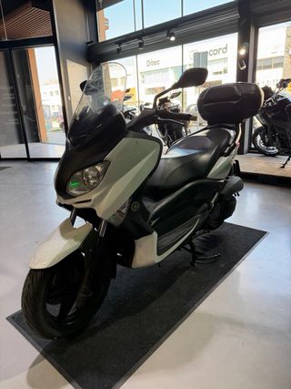 Yamaha XMAX 125