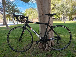 BICICLETA CARRETERA BTWIN TRIBAN 500