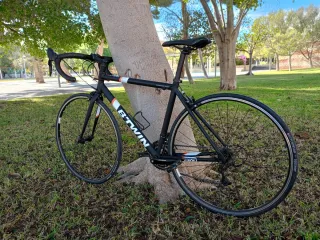 BICICLETA CARRETERA BTWIN TRIBAN 500