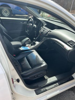 Honda Accord 2.2 I-DTEC LUXURY INNOVA