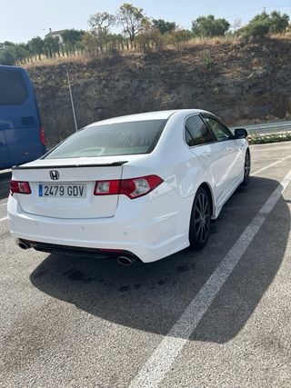 Honda Accord 2.2 I-DTEC LUXURY INNOVA