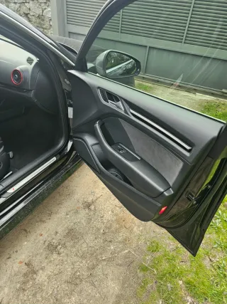 Audi RS3 8V paneles puertas