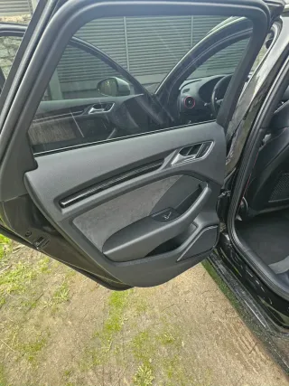 Audi RS3 8V paneles puertas