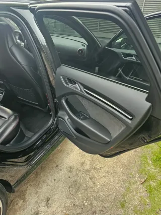 Audi RS3 8V paneles puertas