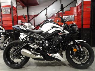 TRIUMPH STREET TRIPLE 765 R