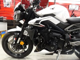 TRIUMPH STREET TRIPLE 765 R