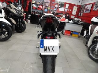 TRIUMPH STREET TRIPLE 765 R