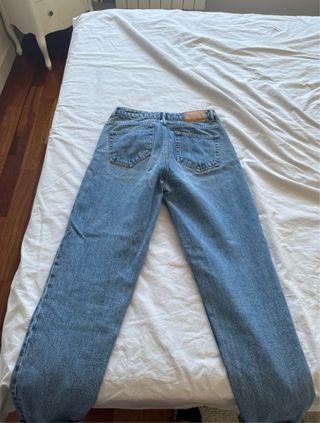 Pantalones vaqueros Mom Fit Zara