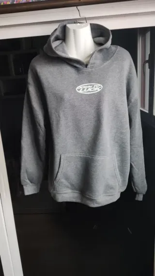 Sudadera con capucha Cold Culture gris.