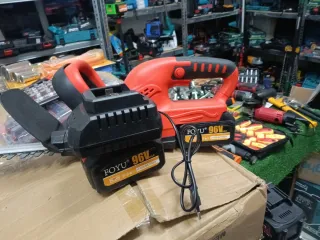 Tagliasiepe a doppia batteria 96V