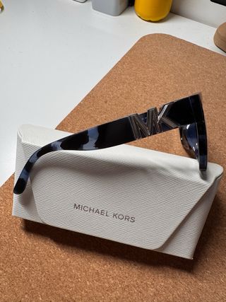 Gafas de sol Michael Kors azules y grises