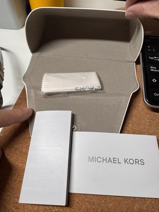 Gafas de sol Michael Kors azules y grises