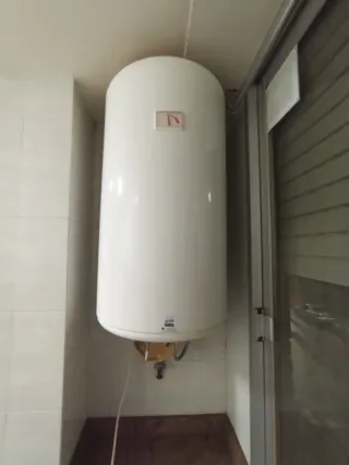 Termo eléctrico Delta 80L