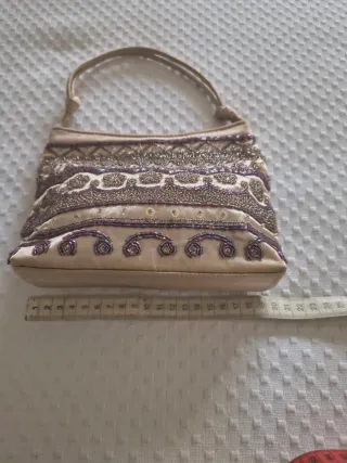 Bolso mano joya