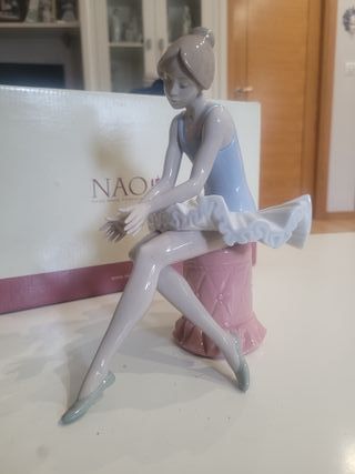 Figura Nao Bailarina Sentada Ref 1179