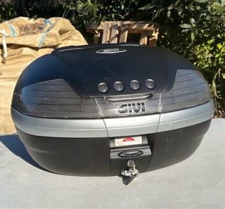 Maleta Givi V46 Monokey + Respaldo + soporte moto