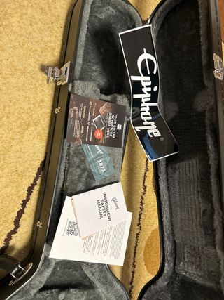 Epiphone SG Standard con custodia rigida