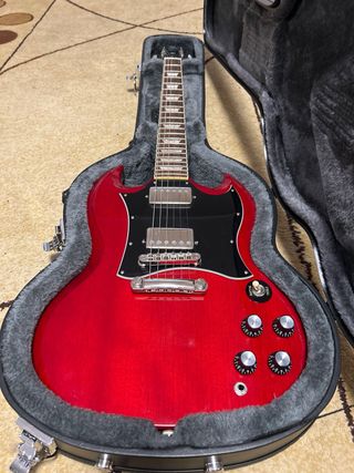 Epiphone SG Standard con custodia rigida