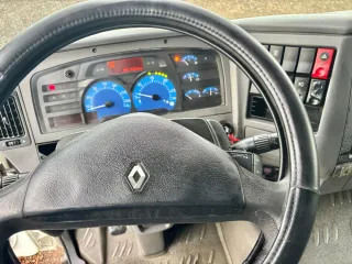 CAMION RENAULT CAJA ISOTERMO TRAMPILLA ELEVADORA