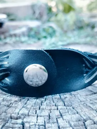 Pulsera de Piel Auténtica Trenzada con Nudo Celta