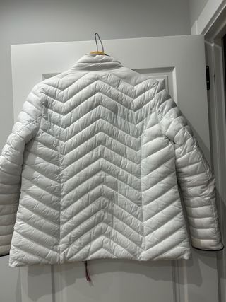 Cazadora acolchada blanca