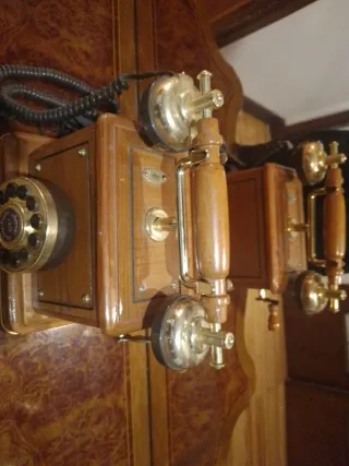 Teléfono antiguo CLASIC madera y latón